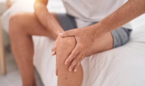 Proč nás v zimě bolí klouby? 